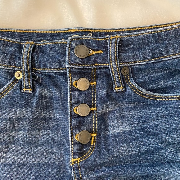 Universal Thread High Rise Shorts - Picture 7 of 8